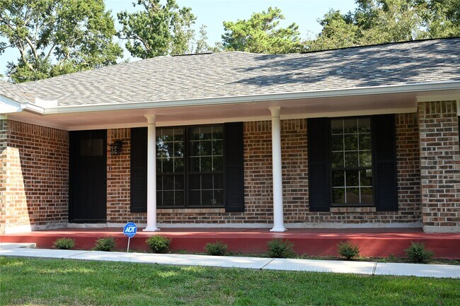 Photo - 212 Summit Dr