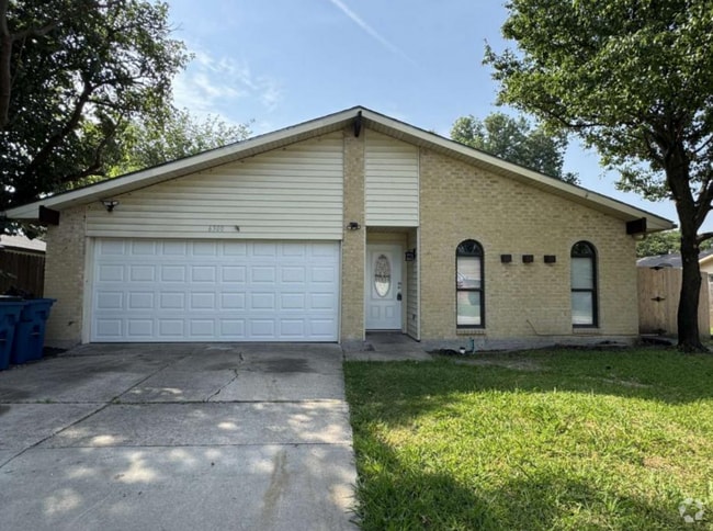 Building Photo - 6300 Pine St Rental