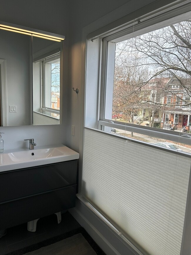Photo - 1424 Buchanan St NW Unit 2