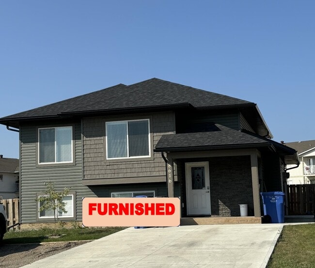 Building Photo - 8616-B-8685 85 St