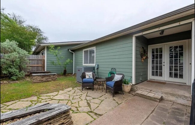 Photo - 2800 Longmire Dr Unit 3