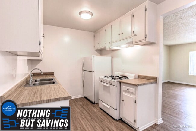 2 BR , 1 BA - Kitchen - Petrol East