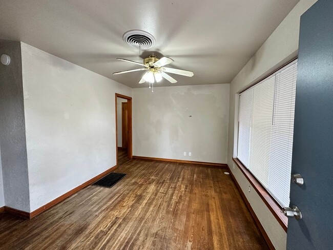 Photo - 1908 Currie Ln