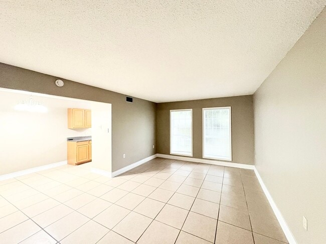 Photo - 403 Fox Run Ave Unidad 3