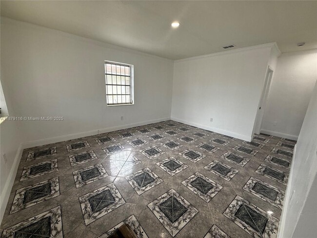 Building Photo - 1511 NW 45th St Unit 3 Rental