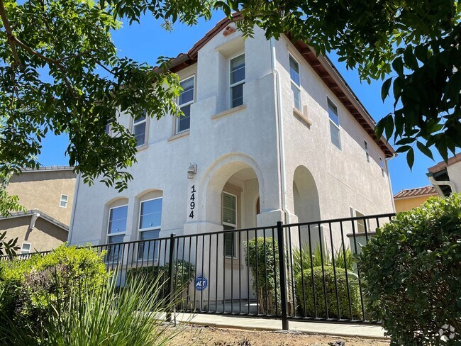 Building Photo - Great Escondido Home!