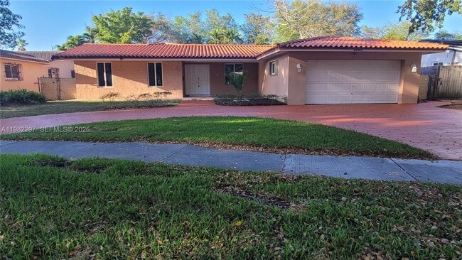 Photo - 6895 Loch Ness Dr