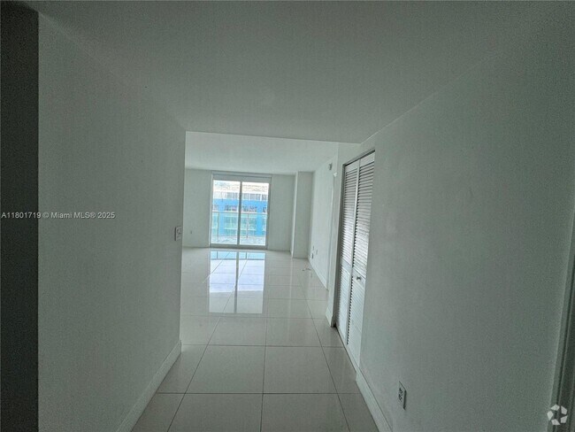 Building Photo - 2101 Brickell Ave Unit 1603 Rental