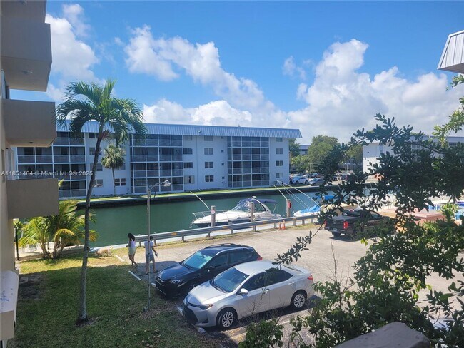 Photo - 3860 NE 170th St Unit 206