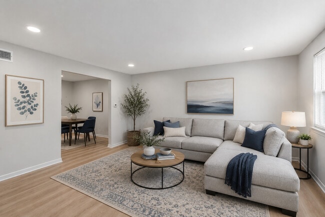 Building Photo - Pine Grove Townhomes