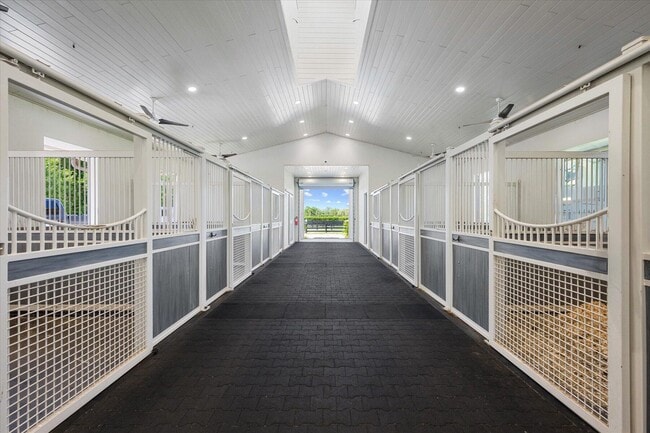 Photo - 15450 Estancia Ln