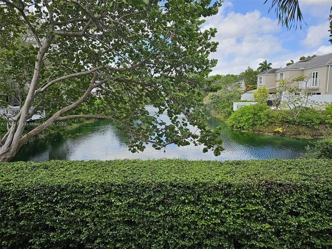 Building Photo - 5570 SW 70th Pl S