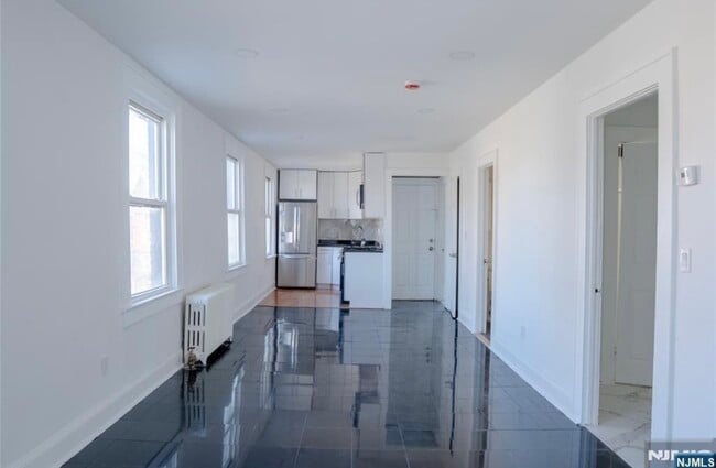 Photo - 254 Hudson Pl Unit 2