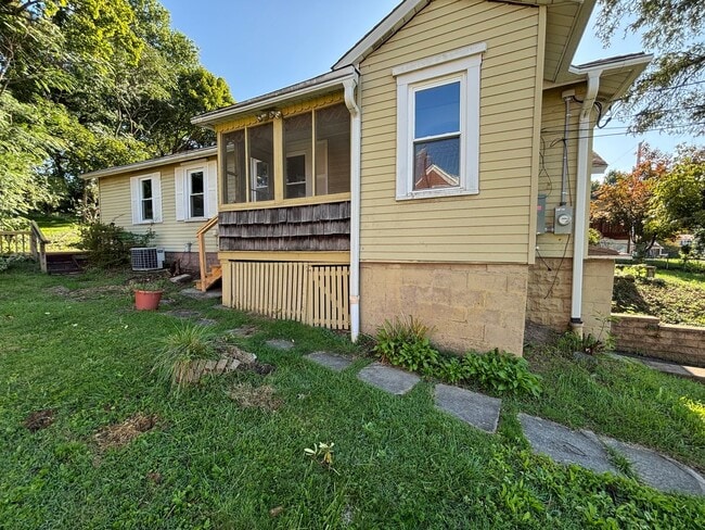 217 Rosecrest Dr