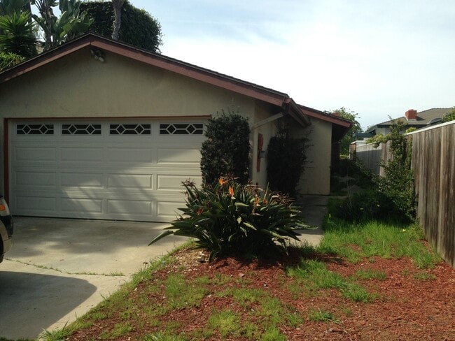 Building Photo - Del Mar Heights Home West of 5