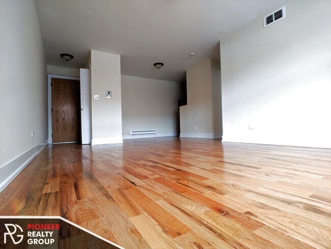 Photo - 537 W Arlington Pl Unit 555-505