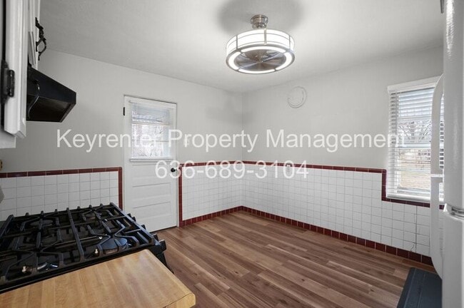 Photo - 1045 N New Florissant Rd