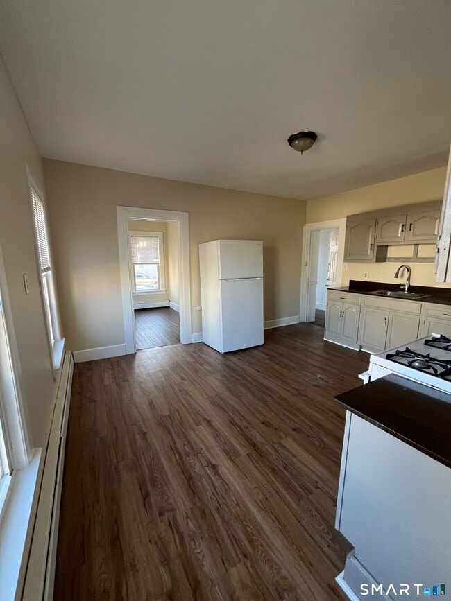 Building Photo - 33 Dewey St Unit 1N