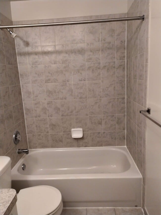 Second Bathroom w/tub