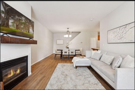 Photo - 1236 Crystal Pl E