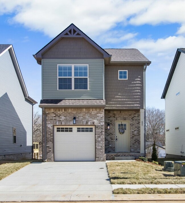 Photo - 3 Bedroom Beauty Near Madison Street!