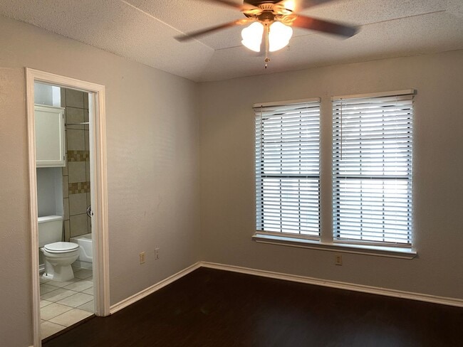 8701-8703 Holly St.
