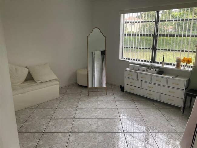 Photo - 6269 Woodbury Rd