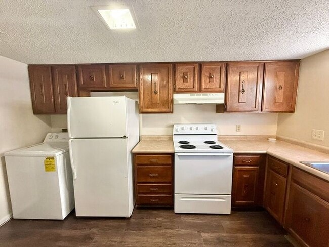 Photo - Available Now! 3 bedroom 2.5 bath townhome in Tyler