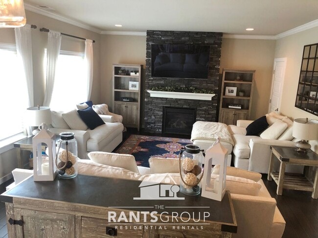 Photo - Beautiful Tumwater Home with Stunning Kitchen & Spacious Layout