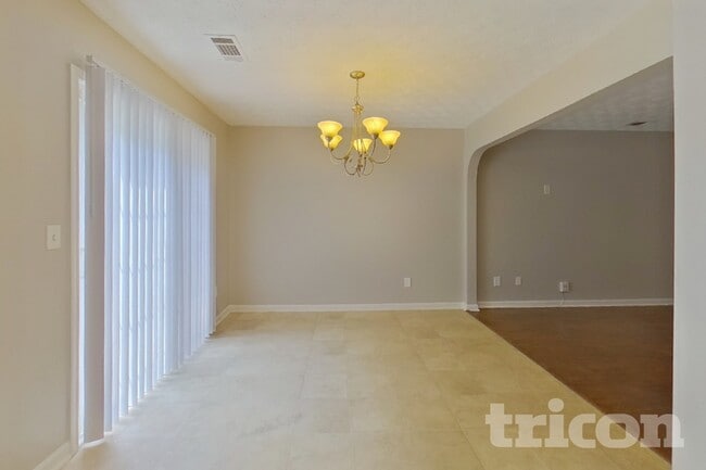 Photo - 741 Georgetown Ln