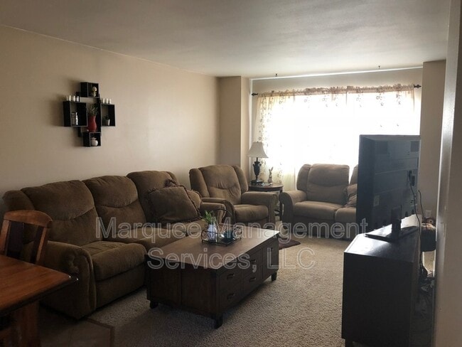 Photo - Montana Avenue (2220-2222) - 2222