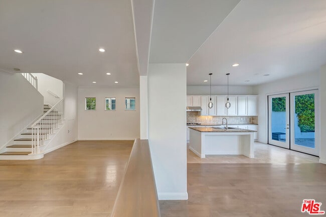 Photo - 24819 Cll Cedro