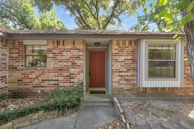 Photo - 83 Summer Crest Cir