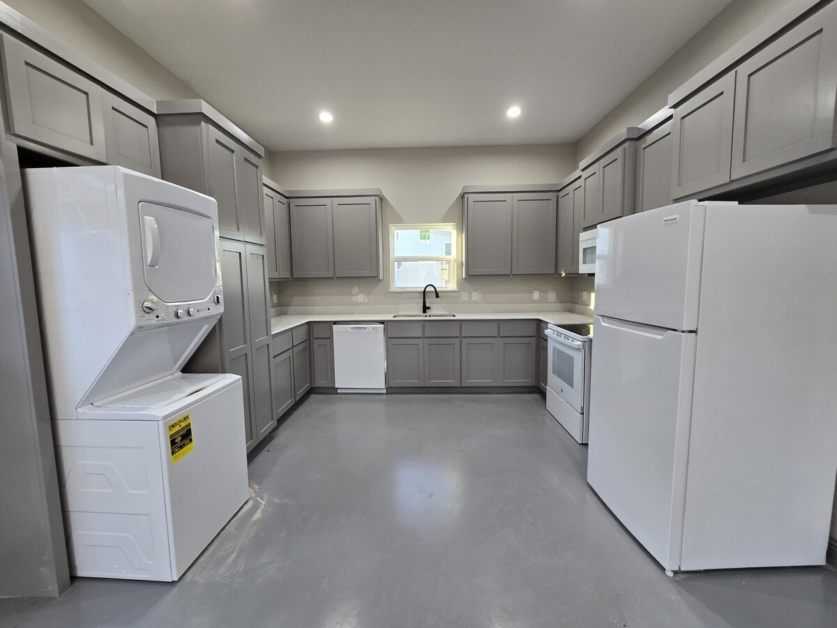 Photo - 2101 Lions Ln