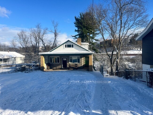 Building Photo - 3 bedroom 1 bath