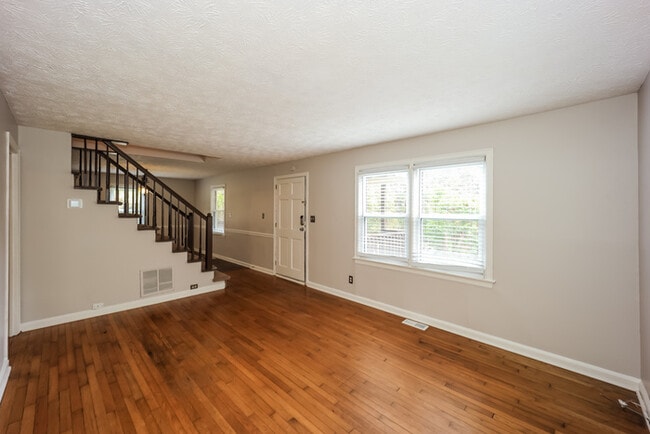 Photo - 245 Pinehurst Dr