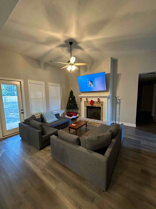 Photo - 136 Silverside Dr