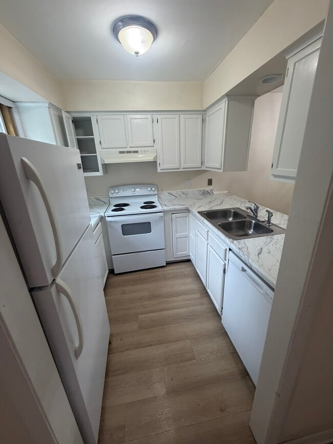 Building Photo - 936 Hearthridge Ct