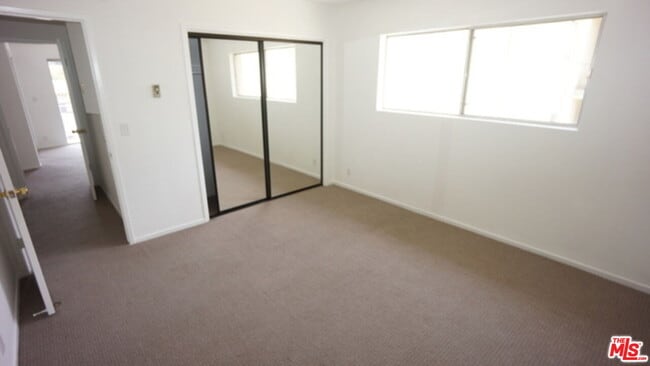 Photo - 1418 S Bentley Ave Unit 201