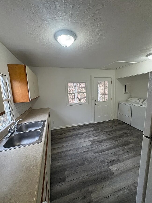 Photo - 1206 Ashwood Rd