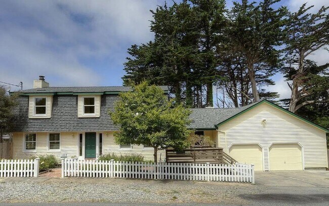 Photo - 1004 Acacia St