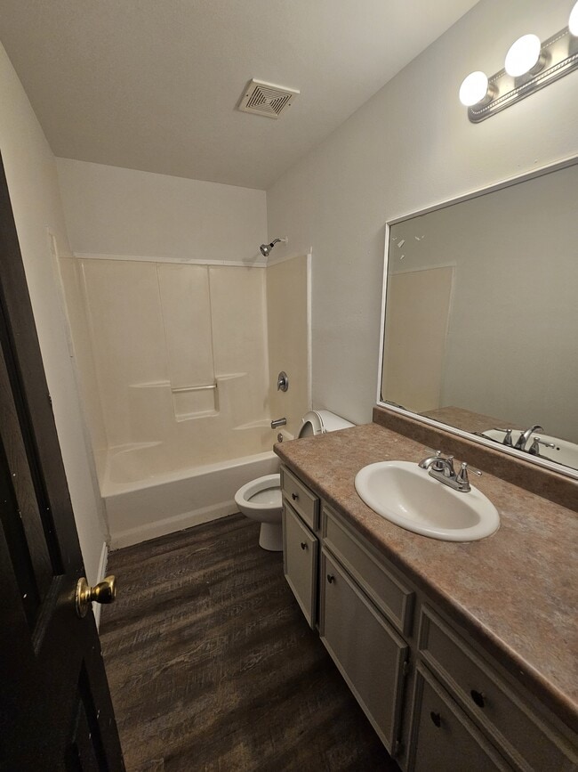 Photo - 409 E Kerr Ave
