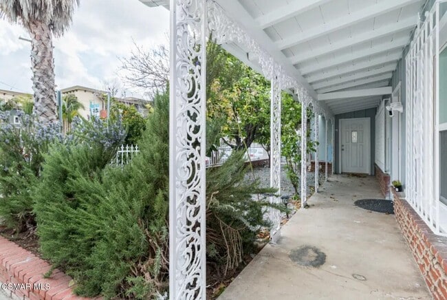 Building Photo - 12015 Riverside Dr