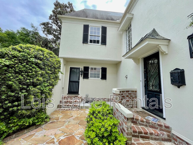 Photo - 3 1/2 Saint Michaels Alley