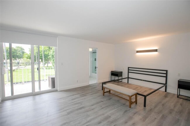 Photo - 2714 NE 8th St