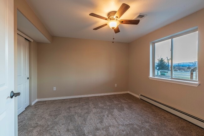 Photo - 11357 Charles St