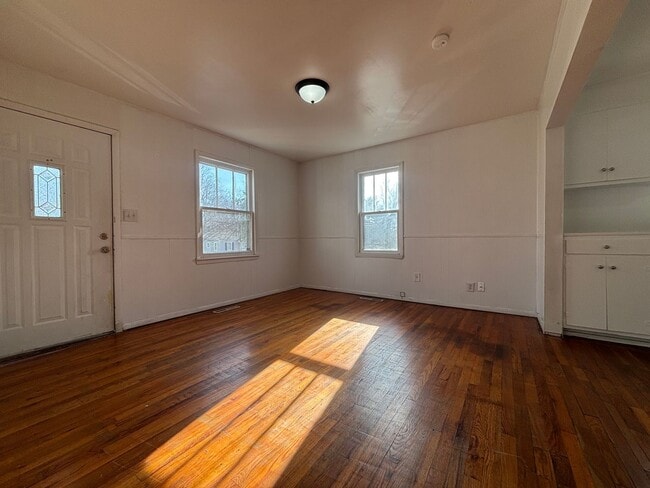 Photo - Large 2 Bedroom Home with a Garage