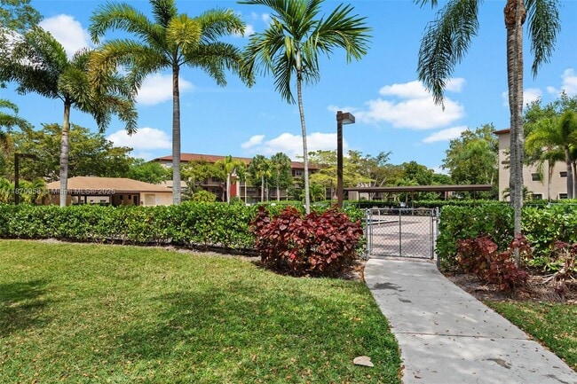 Building Photo - 13355 SW 9th Ct Unit 415H Rental