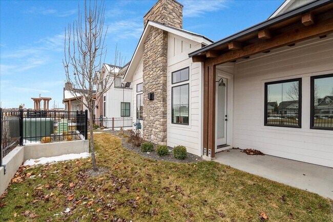 Photo - 3 Bedroom 2.5 Bathroom Townhouse in SpurWing