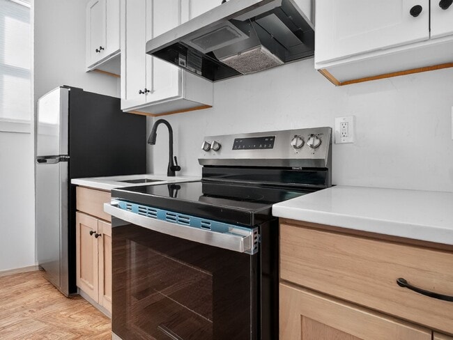 Photo - 402 Crown St Unit 402-2